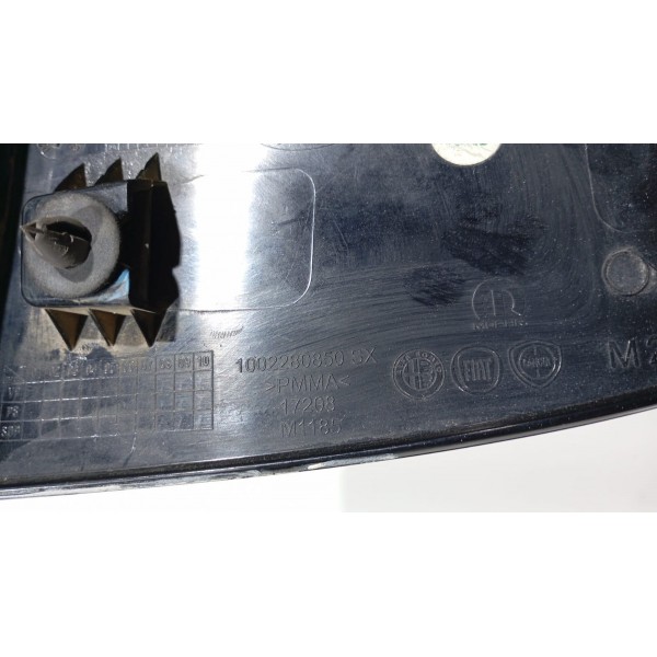 Moldura Acabamento Lanterna L.e Fiat Mobi 16 A 23