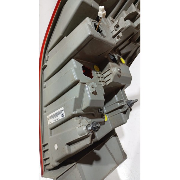 Lanterna Traseira L.d Nissan Sentra 14 A 20