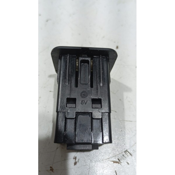 Entrada Usb Fiat Toro 16 A 23