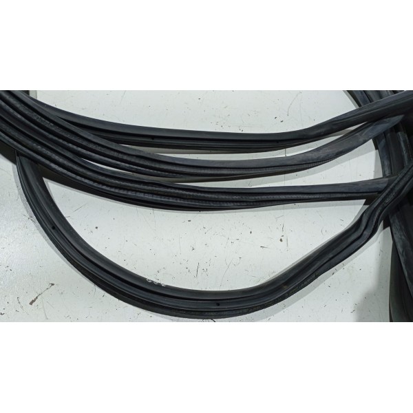 Jogo 4 Borracha Vedação De Porta Bmw 320i 13 A 17