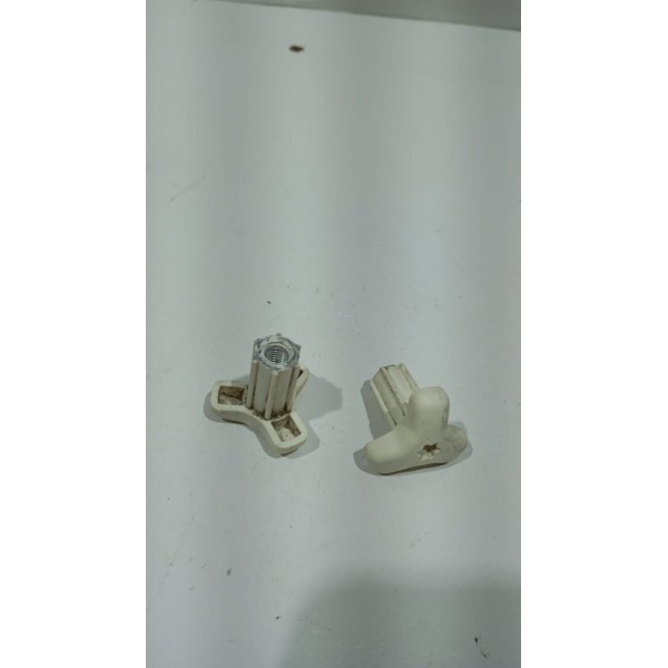 Par Porca Trava Lanterna Peugeot 208 10 A 19