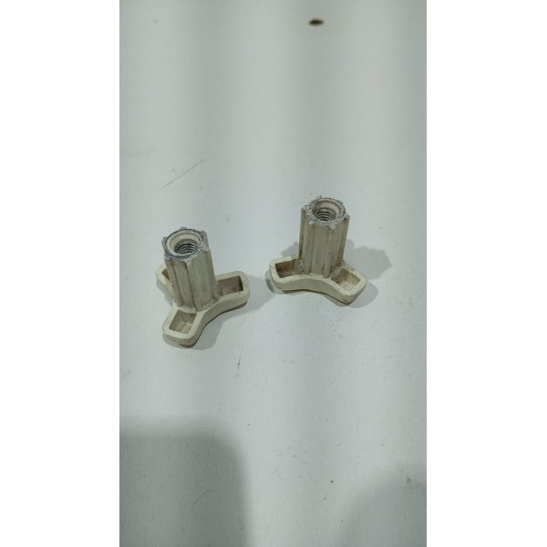 Par Porca Trava Lanterna Peugeot 208 10 A 19