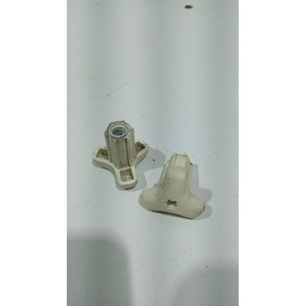 Par Porca Trava Lanterna Peugeot 208 10 A 19