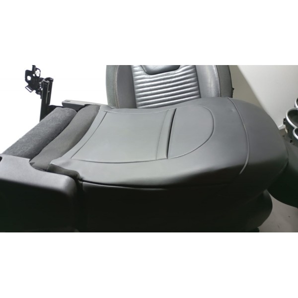 Jogo De Banco 7 Lugares Couro Jeep Commander 22 A 24 - 1