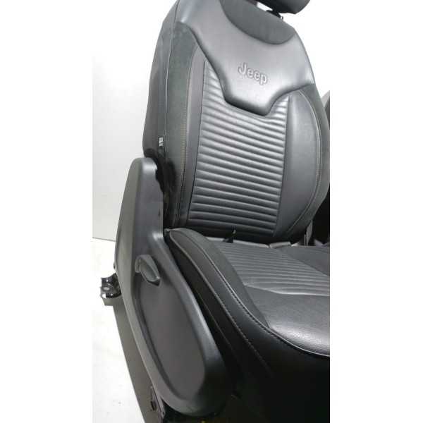 Jogo De Banco 7 Lugares Couro Jeep Commander 22 A 24 - 1