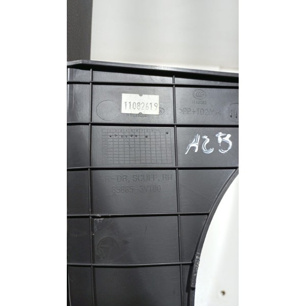 Soleira Porta Traseira Direita Marrom Hyundai Azera 12 A 17