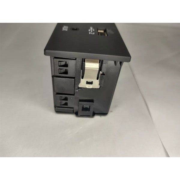 Central Usb Auxiliar Original Audi A3 2017 A 2020  8v0035708 1