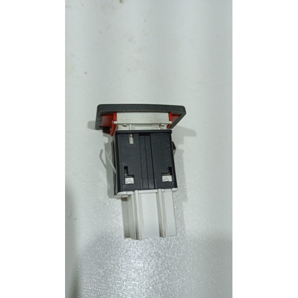 Botão Interruptor Pisca Alerta Vw Jetta 12 A 17 1