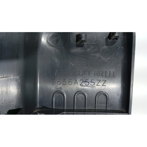 Soleira De Porta T.e Mitsubishi L200 New Triton 18 A 22