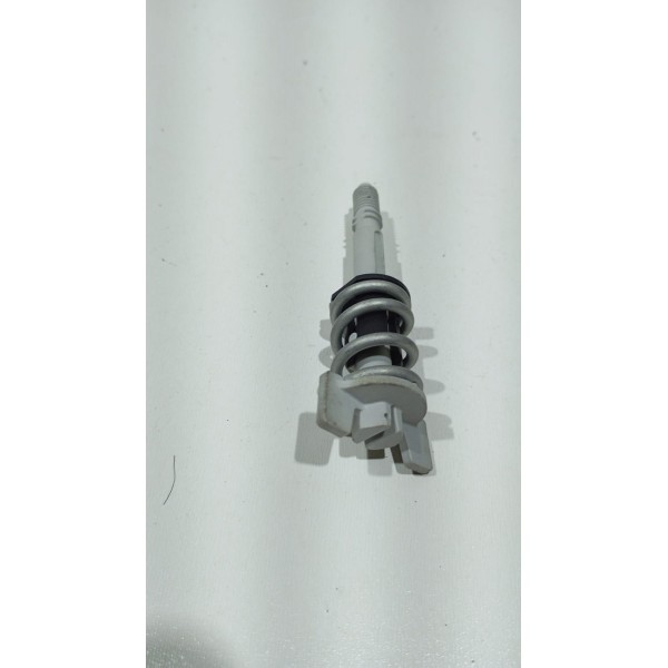 Parafuso Fixação Lanterna Traseira Jeep Renegade 16 A 24