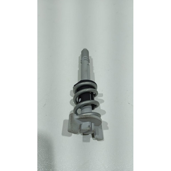 Parafuso Fixação Lanterna Traseira Jeep Renegade 16 A 24