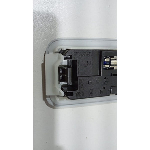 Luz Do Teto Cortesia Traseira Jeep Renegade 16 A 24