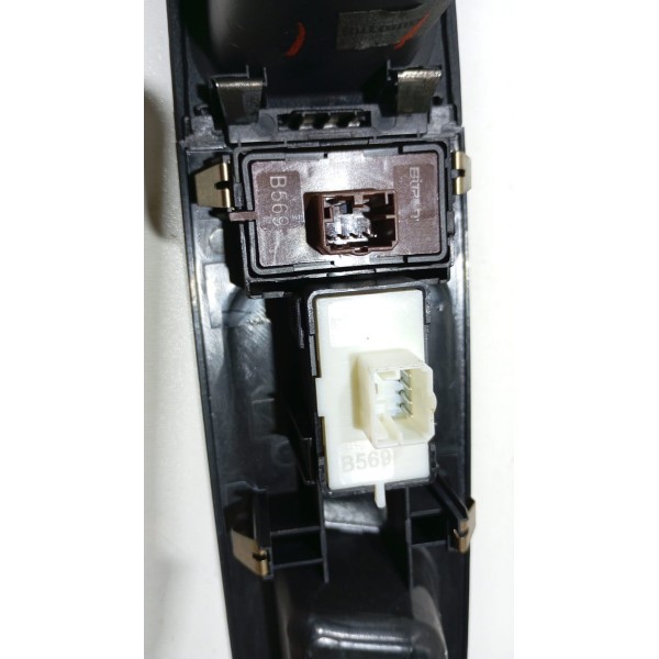 Moldura Comando Vidro Trava Porta D.d Jeep Renegade 21 A 24