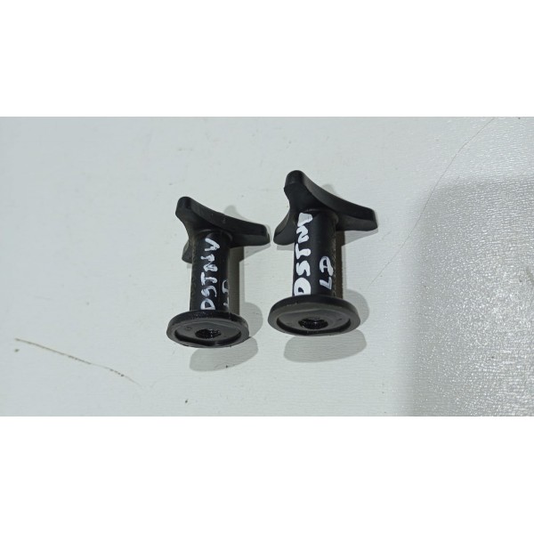 Par Trava Parafuso Lanterna Traseira Renault Duster 20 A 24