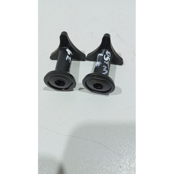 Par Trava Parafuso Lanterna Traseira Renault Duster 20 A 24