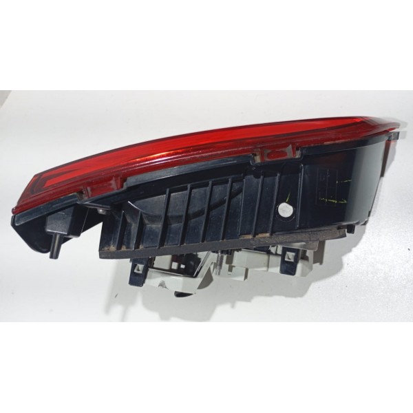 Lanterna Tampa Traseira L.d Vw Golf 14 A 19 Direito/passageiro