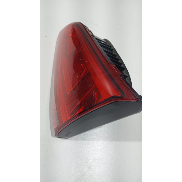 Lanterna Tampa Traseira L.d Vw Golf 14 A 19 Direito/passageiro