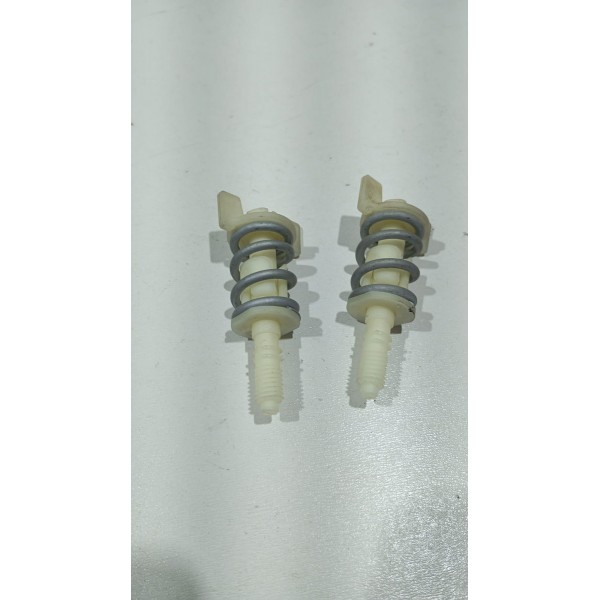 Par Trava Fixação Lanterna Traseira Vw Golf 14 A 19