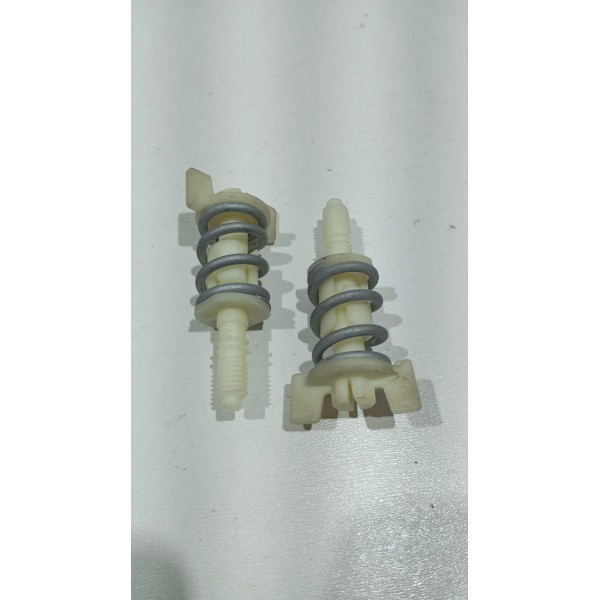 Par Trava Fixação Lanterna Traseira Vw Golf 14 A 19