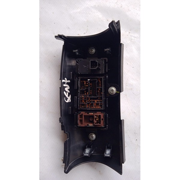 Moldura Comando Retrovisor Botão Porta Malas Nissan Sentra