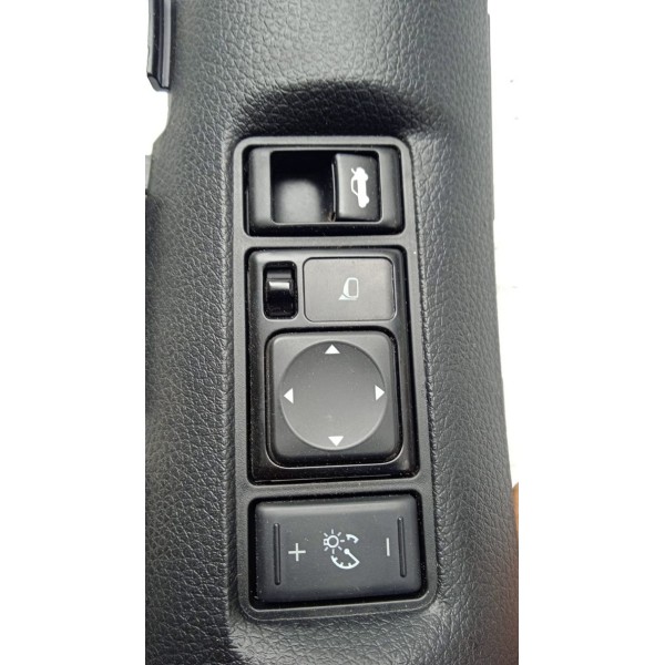 Moldura Comando Retrovisor Botão Porta Malas Nissan Sentra