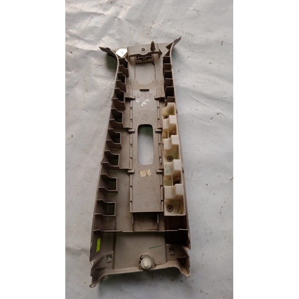 Acabamento Coluna Cinto L.e Nissan Sentra 14 A 16