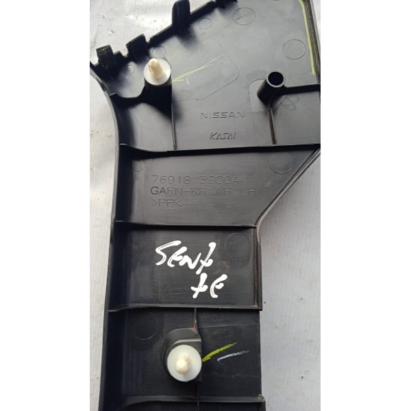 Acabamento Coluna Lateral T.e Nissan Sentra 14 A 16