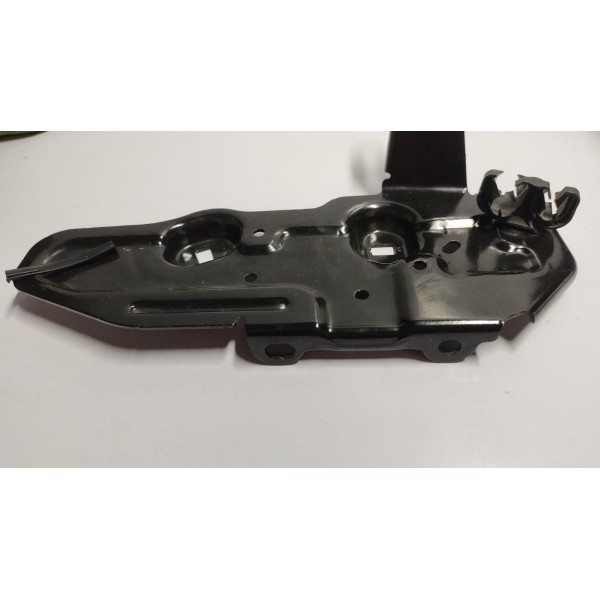 Suporte Proteção Manguera De Combustivel Bmw 320i 13 A 17