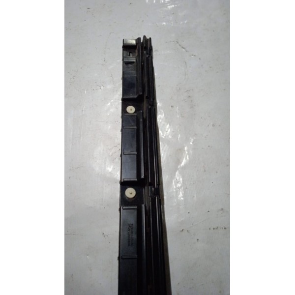 Guia Suporte Lateral Spoiler L.d Bmw 535 Gt Sport 08 A 13  Preto